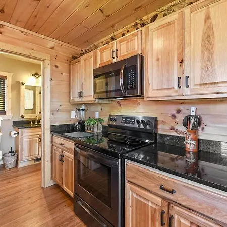 Walnut Ridge Cabin. Sleeps 7-11! Hot Tub, Pool Table, Minutes To Downtown Gatlinburg! Exterior photo